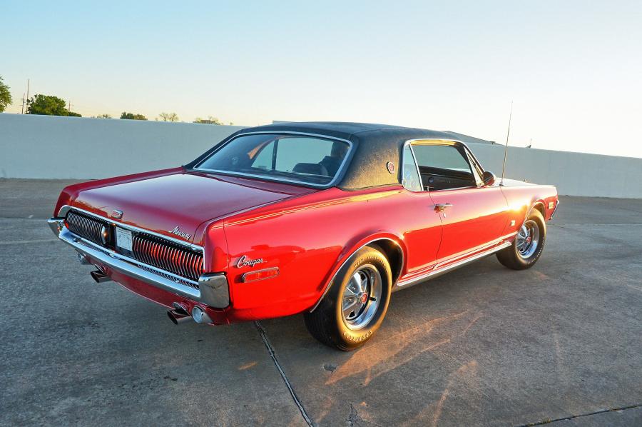  Mercury Cougar XR-7 G 1968 года  (фото 12 из 15)